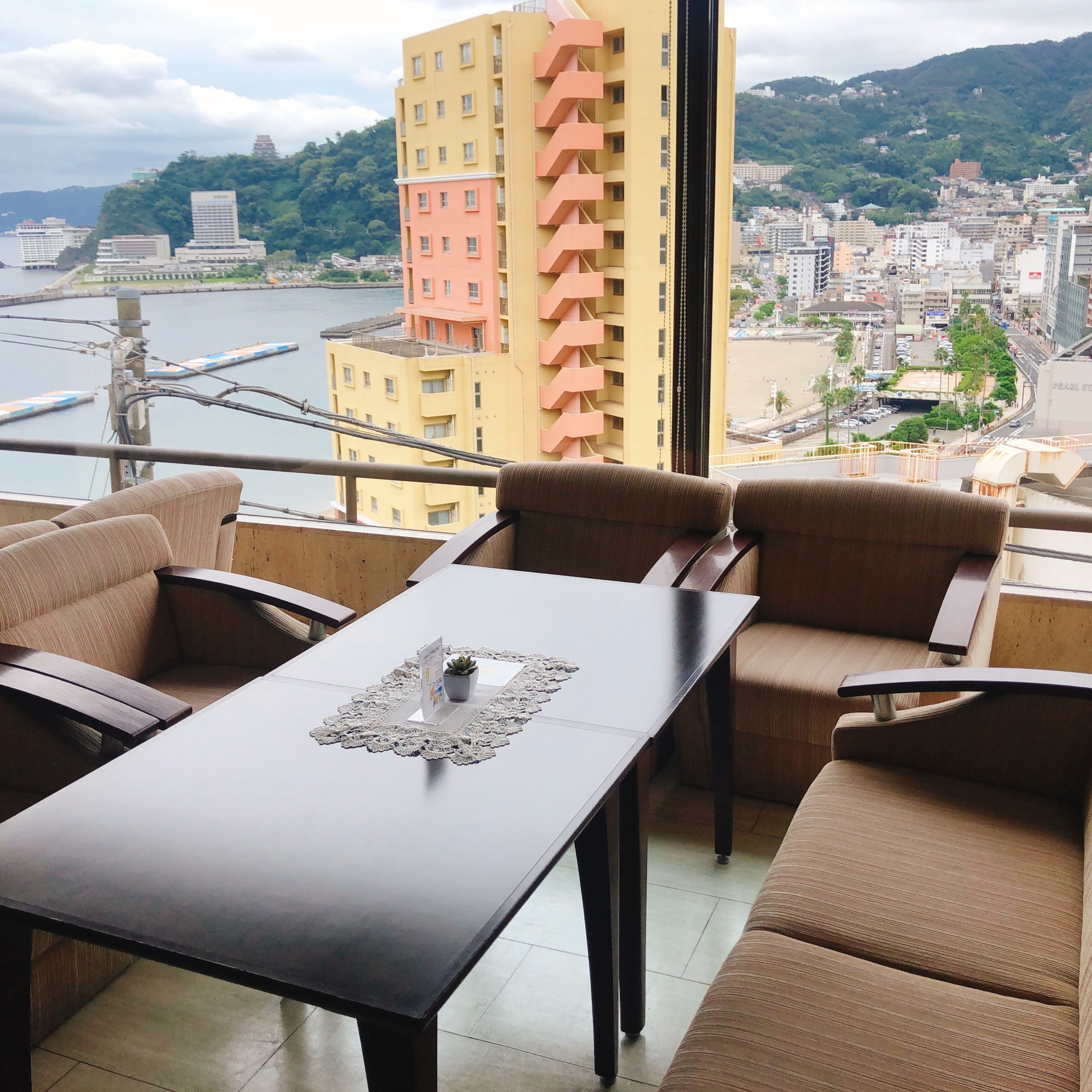 Atami Tsuki-no-Sumika hotel lobby